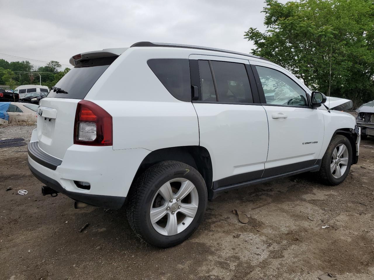 Photo 2 VIN: 1C4NJDBB4GD500397 - JEEP COMPASS 