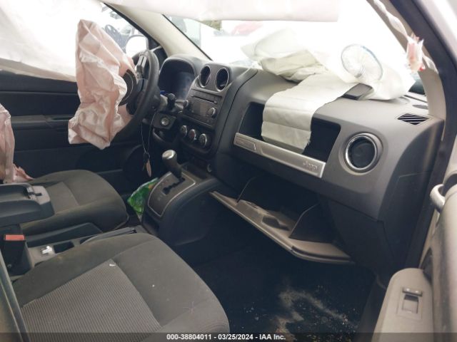 Photo 4 VIN: 1C4NJDBB4GD552130 - JEEP COMPASS 