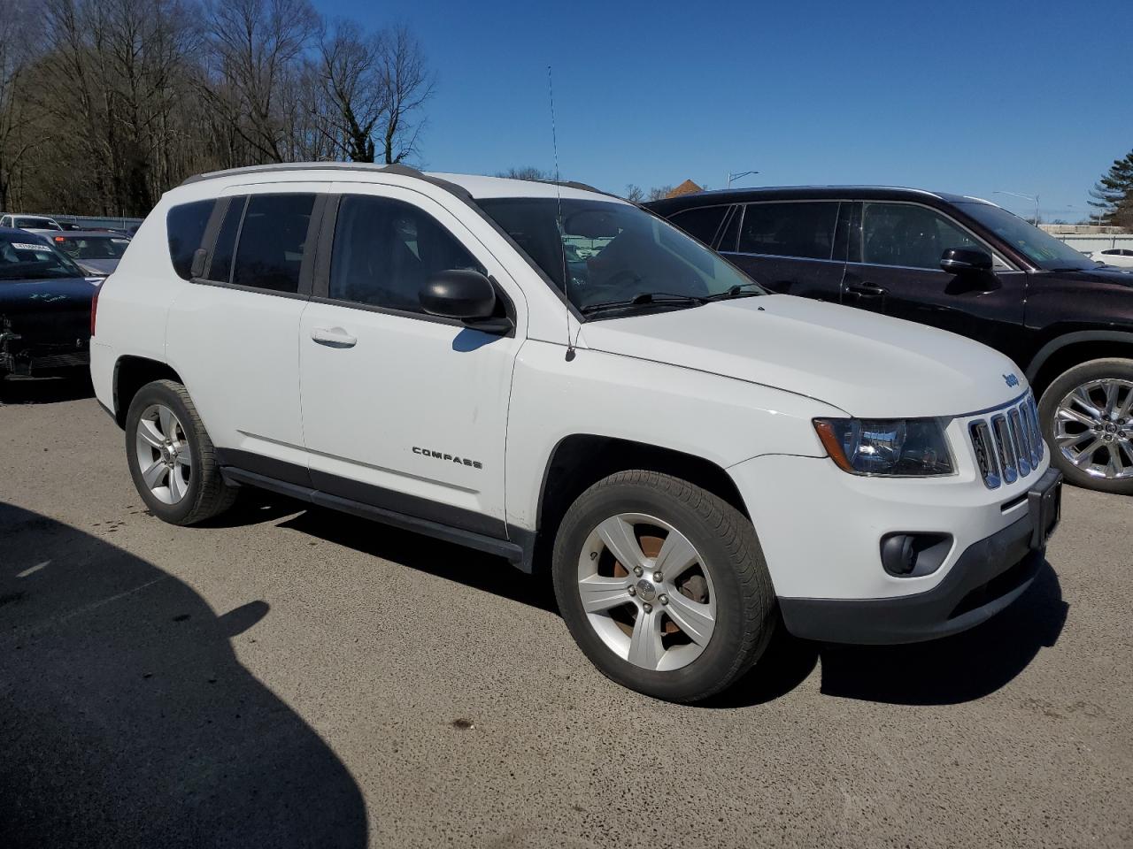 Photo 3 VIN: 1C4NJDBB4GD780368 - JEEP COMPASS 