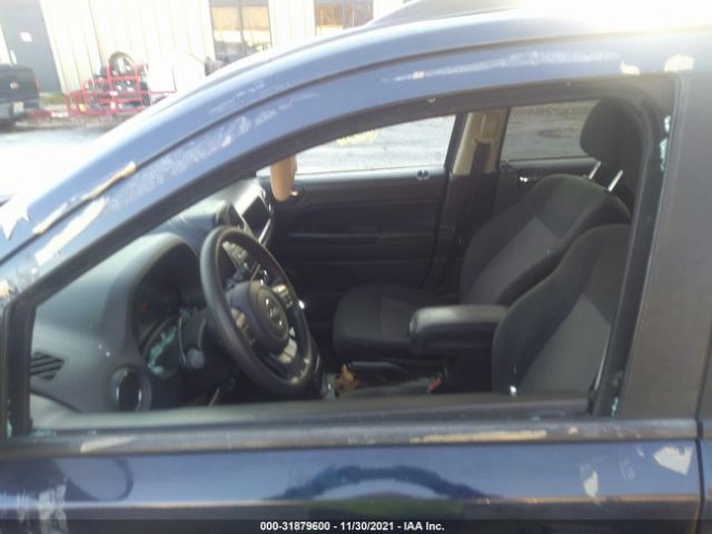 Photo 5 VIN: 1C4NJDBB5CD633664 - JEEP COMPASS 