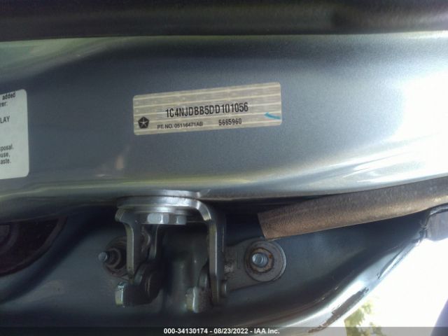 Photo 8 VIN: 1C4NJDBB5DD101056 - JEEP COMPASS 