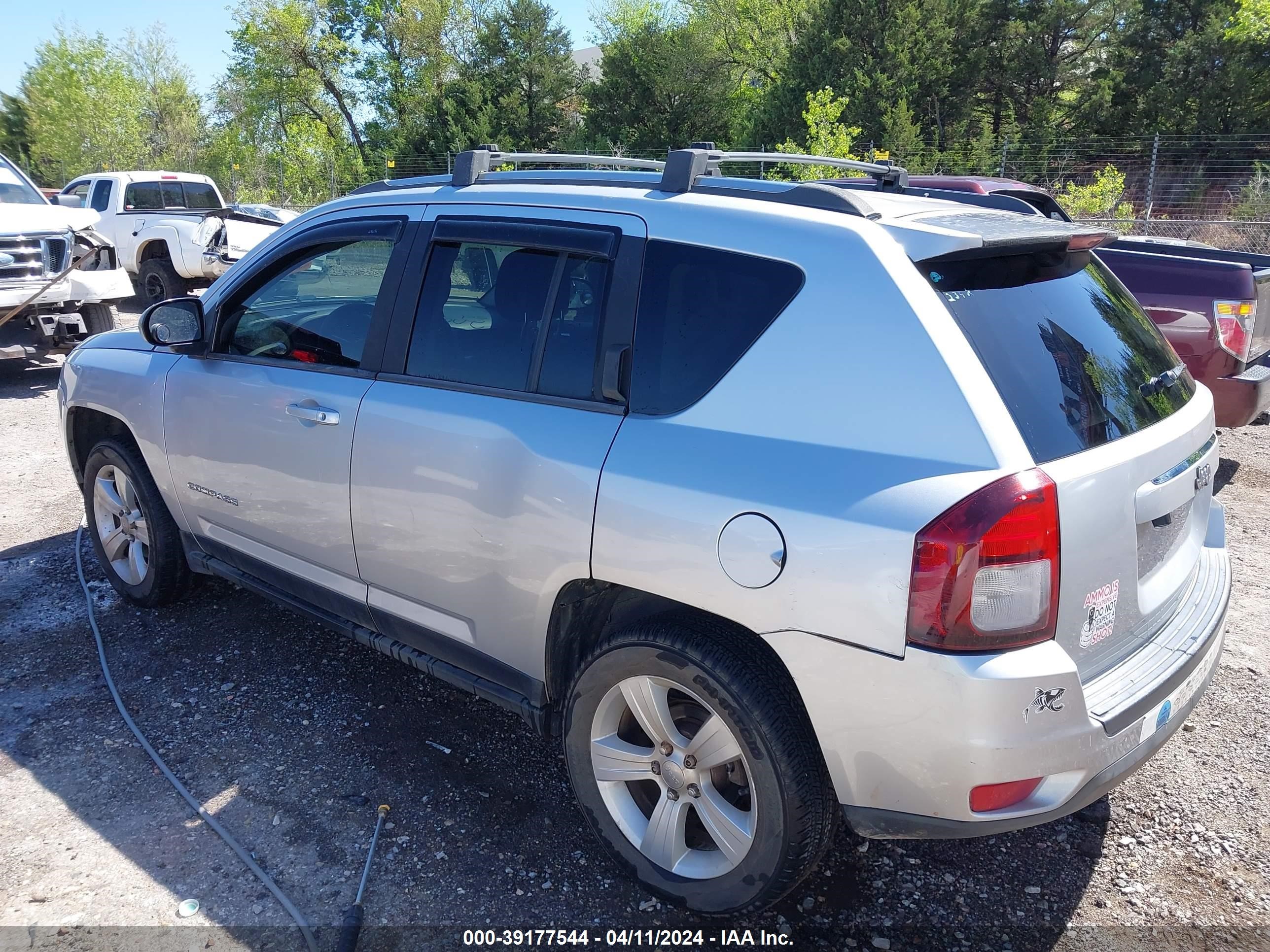 Photo 2 VIN: 1C4NJDBB5ED538539 - JEEP COMPASS 