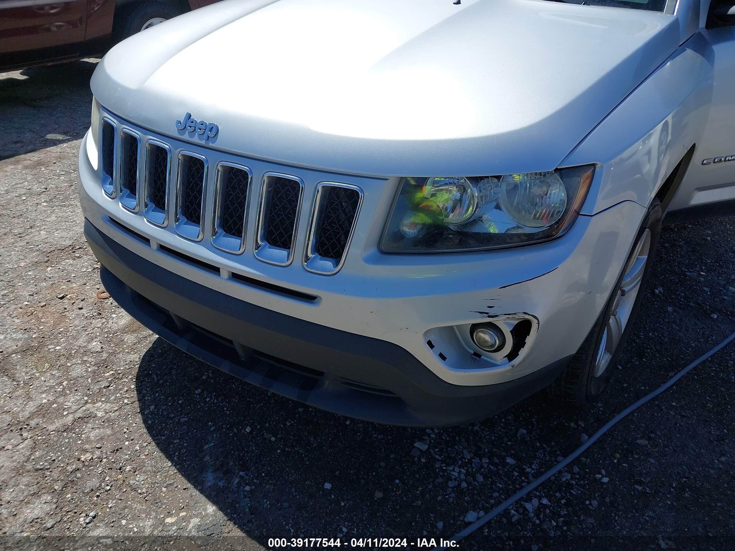 Photo 5 VIN: 1C4NJDBB5ED538539 - JEEP COMPASS 