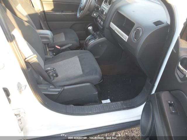 Photo 4 VIN: 1C4NJDBB5FD151815 - JEEP COMPASS 