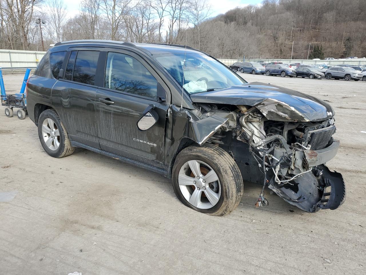 Photo 3 VIN: 1C4NJDBB5GD522201 - JEEP COMPASS 