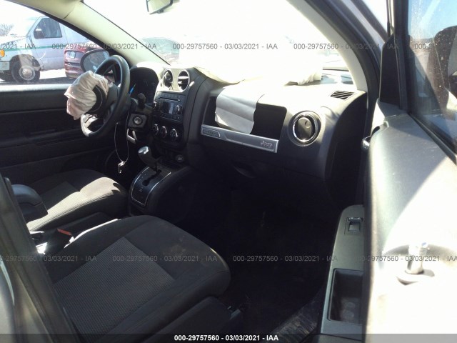 Photo 4 VIN: 1C4NJDBB5GD566442 - JEEP COMPASS 