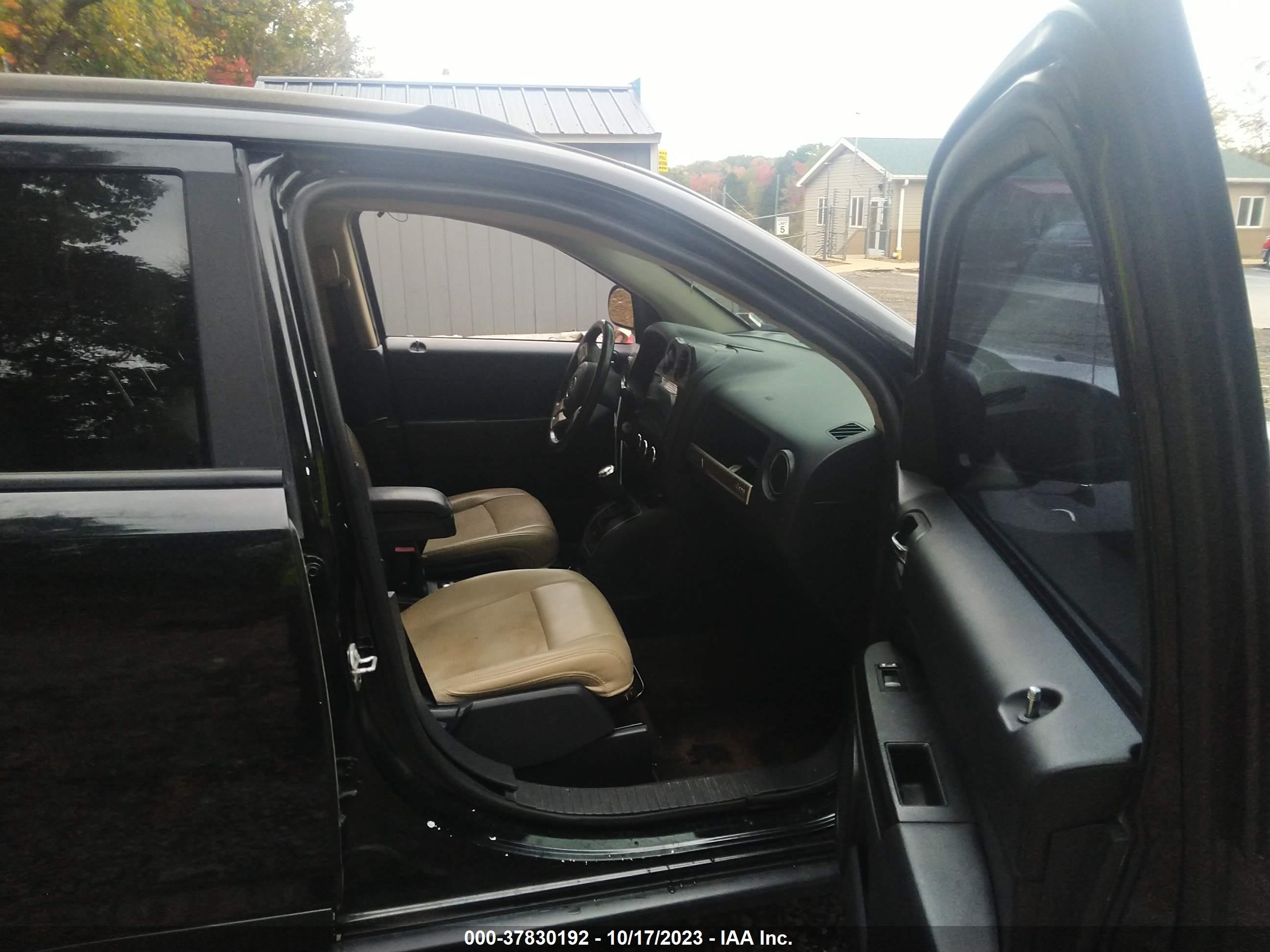 Photo 4 VIN: 1C4NJDBB5GD731051 - JEEP COMPASS 