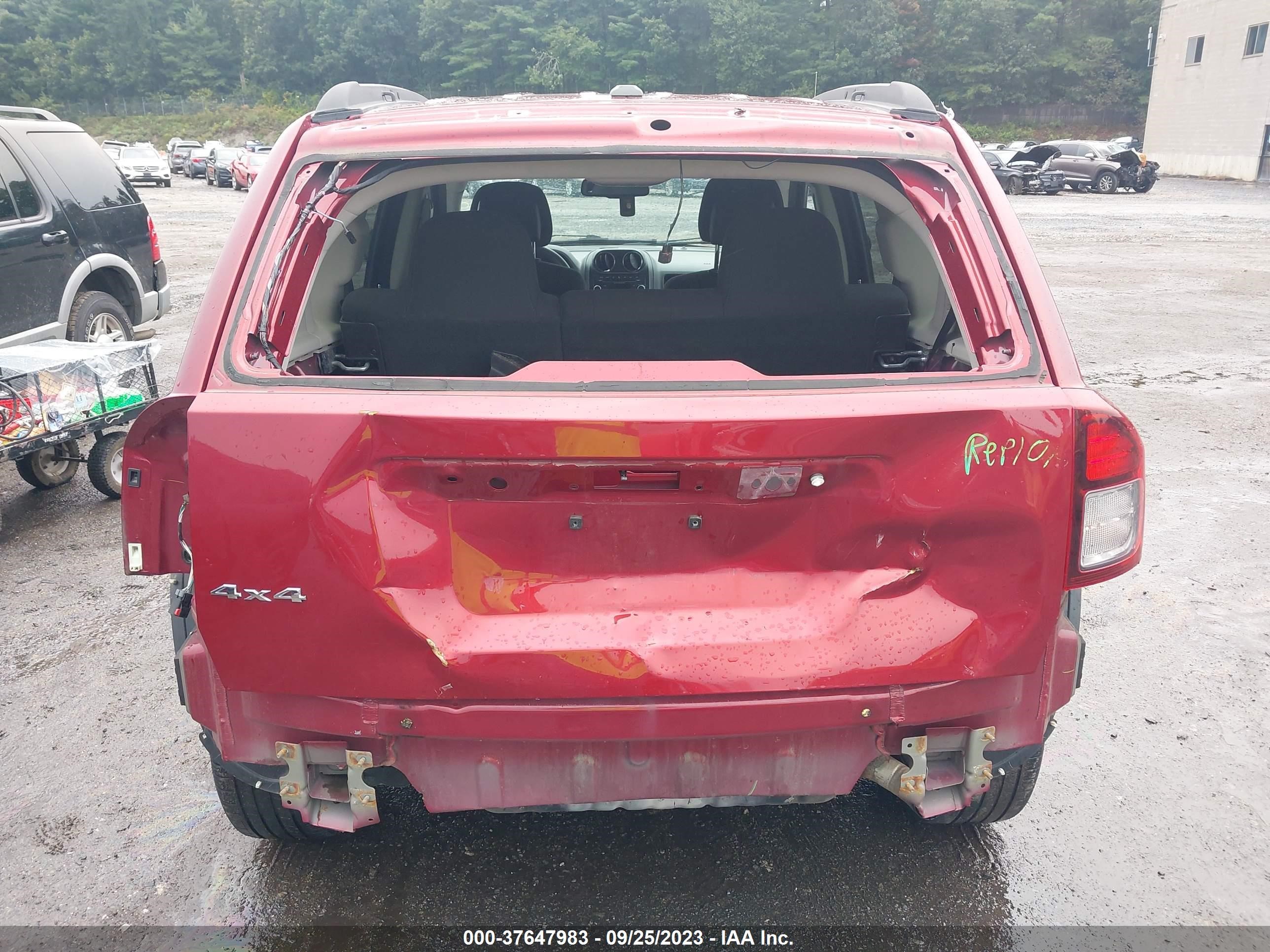 Photo 5 VIN: 1C4NJDBB5HD105937 - JEEP COMPASS 