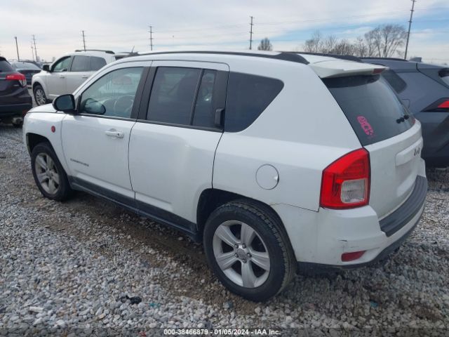 Photo 2 VIN: 1C4NJDBB6DD245358 - JEEP COMPASS 