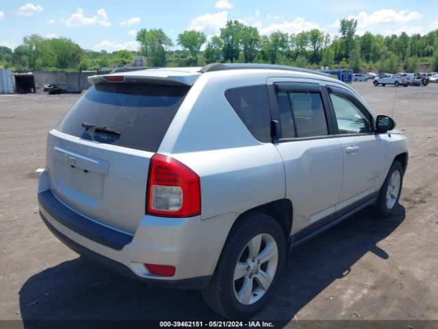 Photo 3 VIN: 1C4NJDBB7DD248625 - JEEP COMPASS 