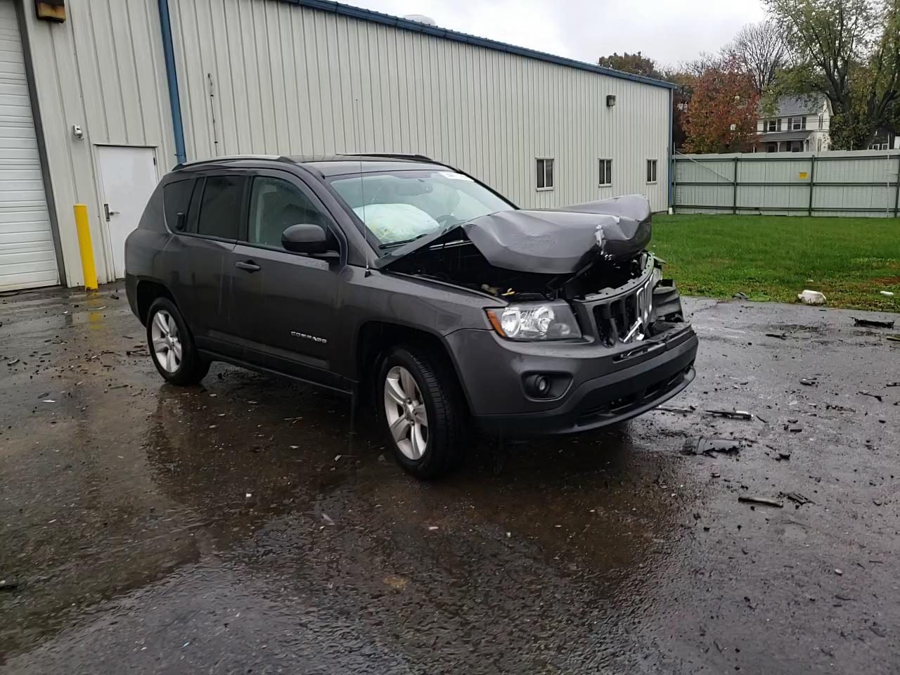 Photo 10 VIN: 1C4NJDBB7HD143055 - JEEP COMPASS 