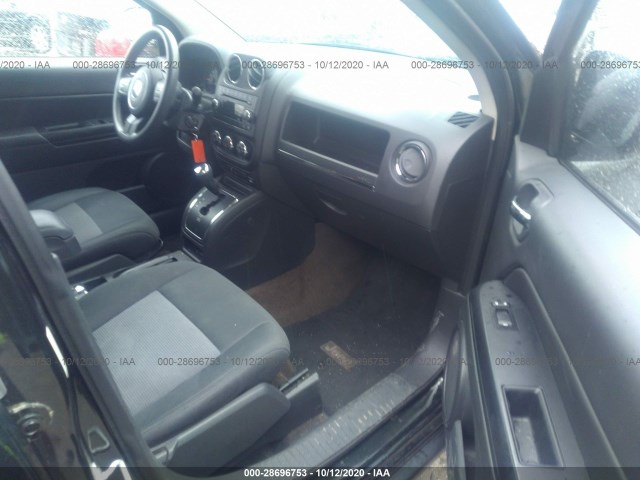 Photo 4 VIN: 1C4NJDBB8DD190542 - JEEP COMPASS 