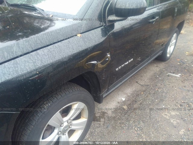 Photo 5 VIN: 1C4NJDBB8DD190542 - JEEP COMPASS 