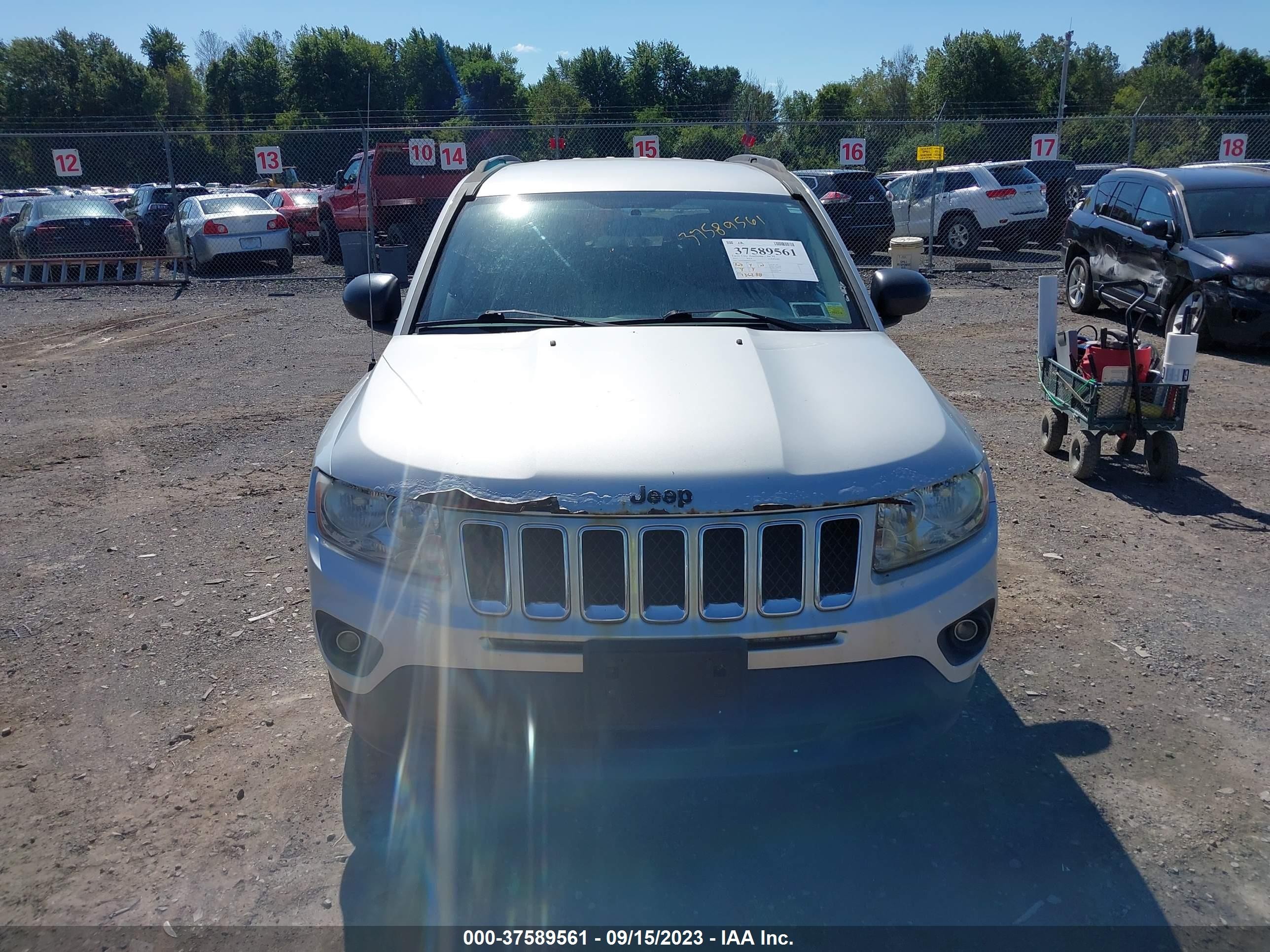 Photo 11 VIN: 1C4NJDBB8DD212765 - JEEP COMPASS 