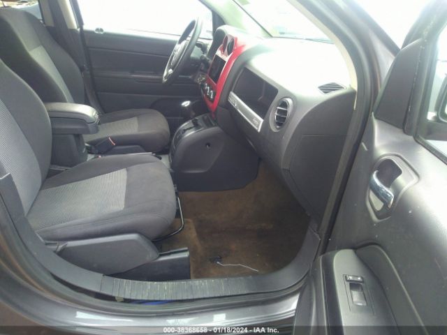 Photo 4 VIN: 1C4NJDBB8GD756350 - JEEP COMPASS 