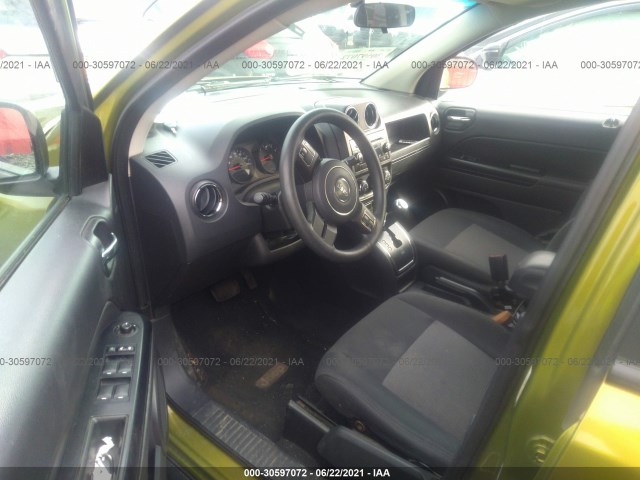 Photo 4 VIN: 1C4NJDBB9CD555633 - JEEP COMPASS 