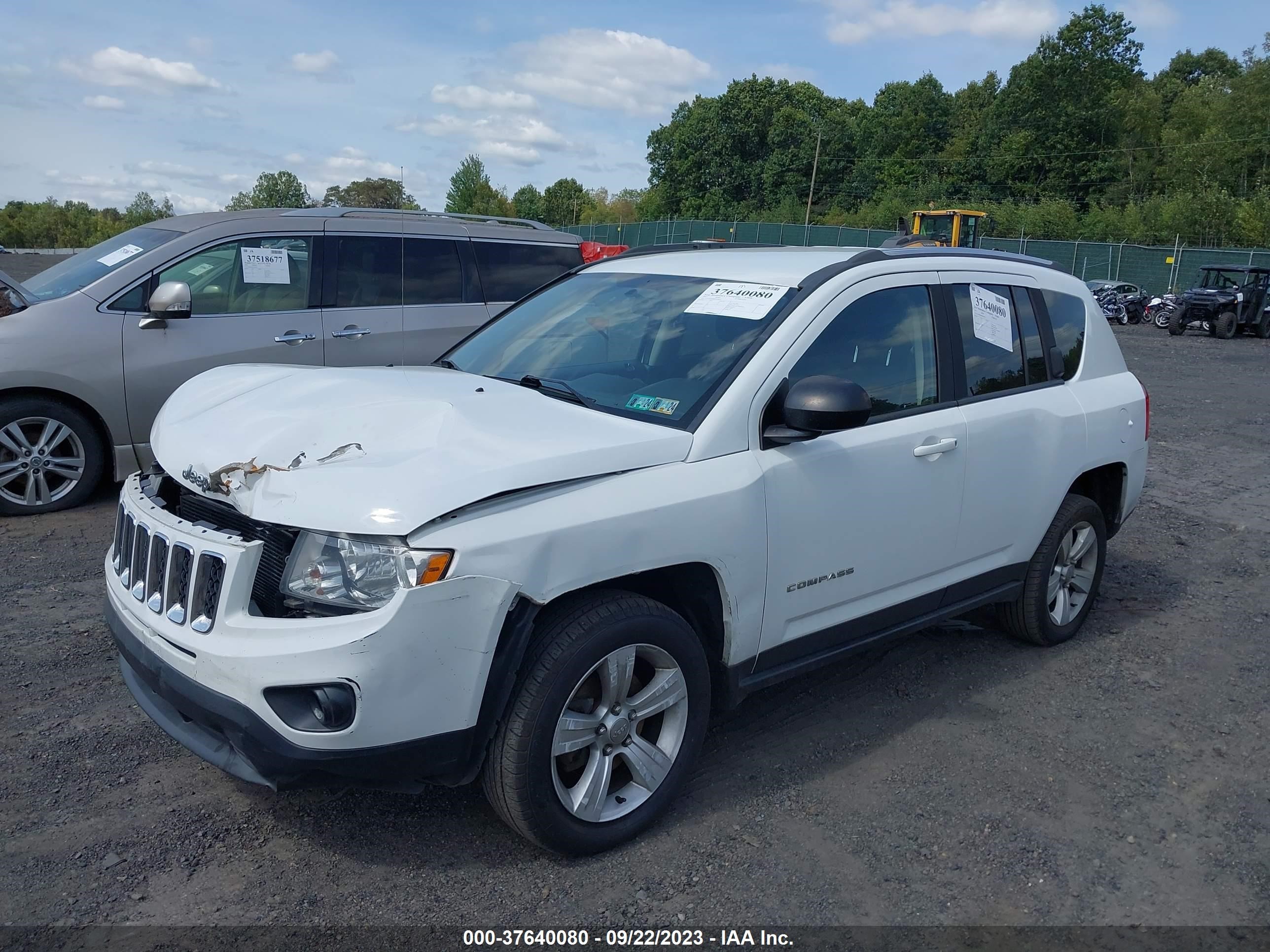 Photo 1 VIN: 1C4NJDBB9DD199671 - JEEP COMPASS 