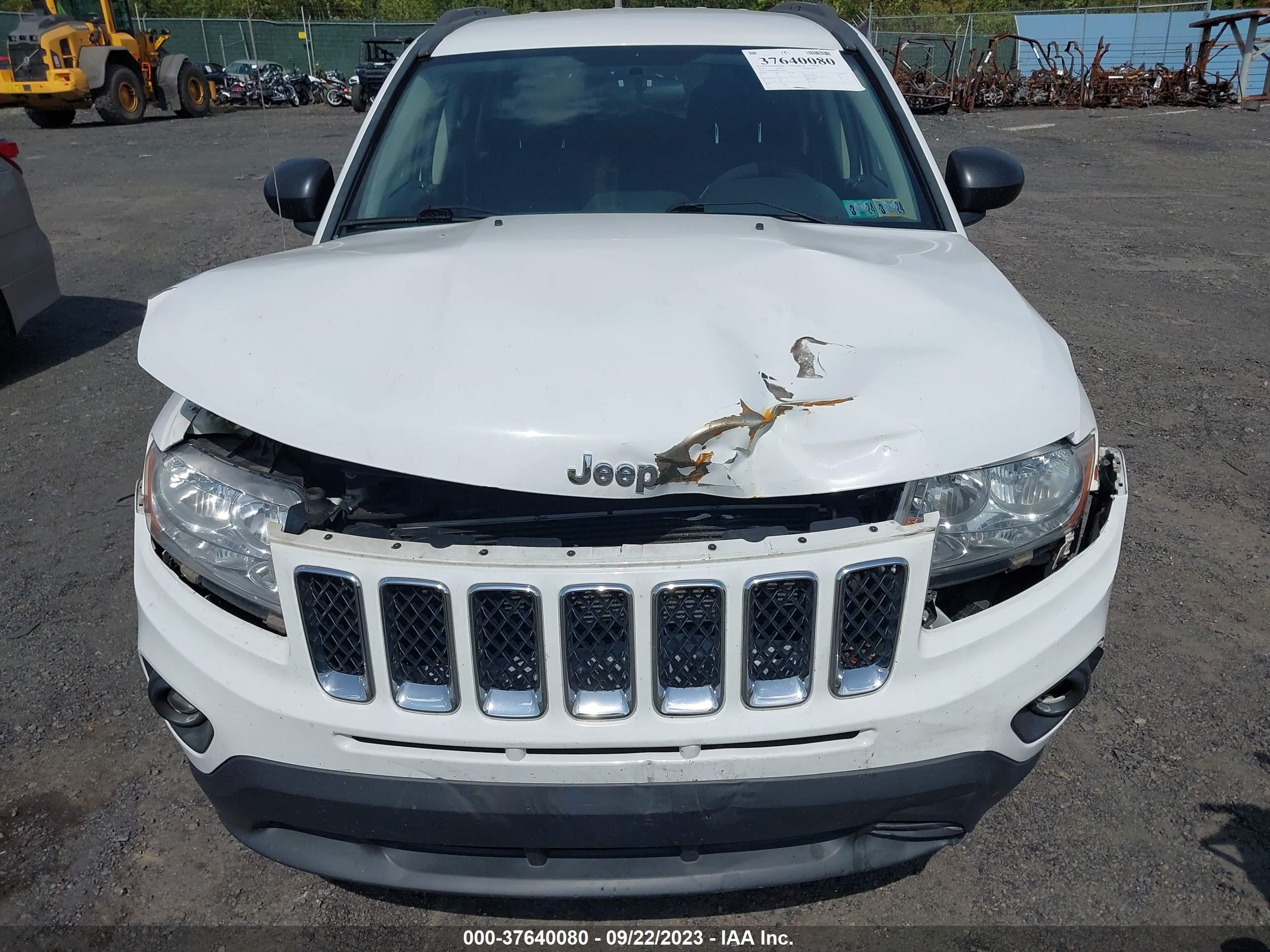 Photo 5 VIN: 1C4NJDBB9DD199671 - JEEP COMPASS 