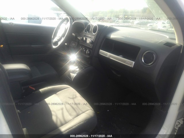 Photo 4 VIN: 1C4NJDBBXFD437532 - JEEP COMPASS 