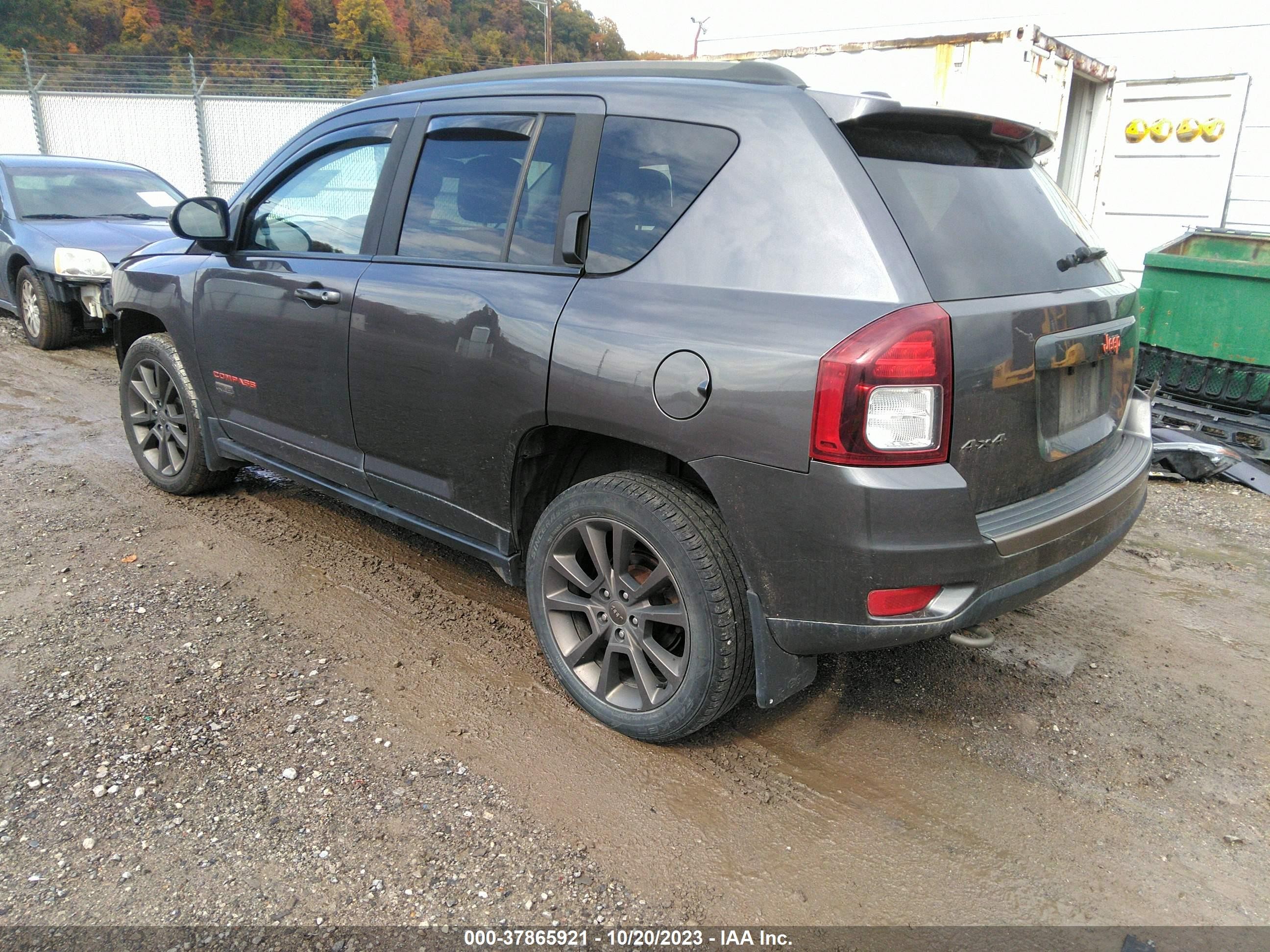 Photo 2 VIN: 1C4NJDBBXGD707604 - JEEP COMPASS 