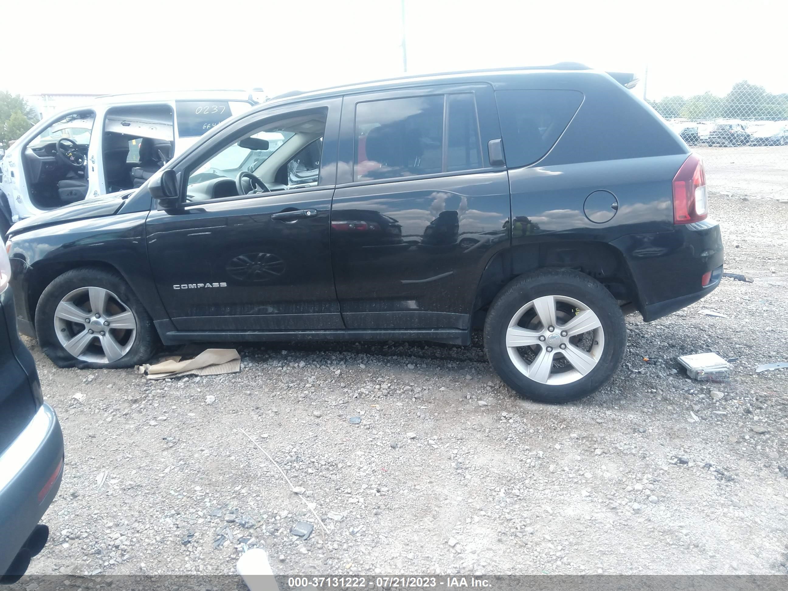 Photo 12 VIN: 1C4NJDBBXGD797725 - JEEP COMPASS 