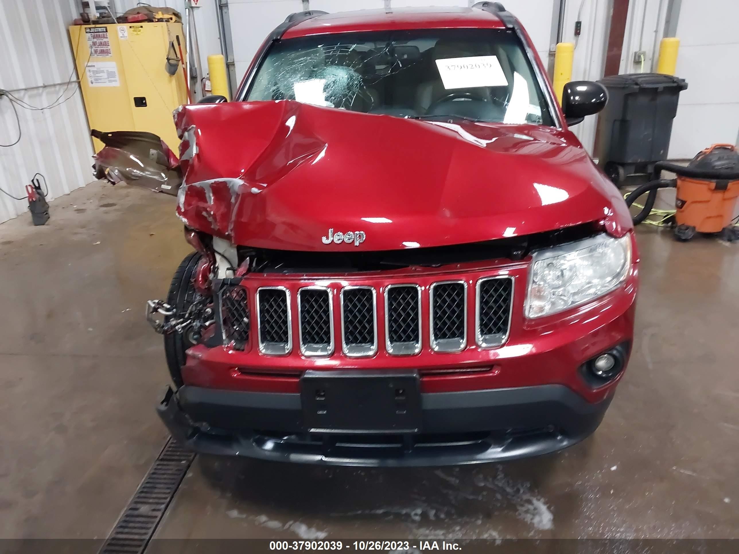 Photo 11 VIN: 1C4NJDCB3CD524232 - JEEP COMPASS 