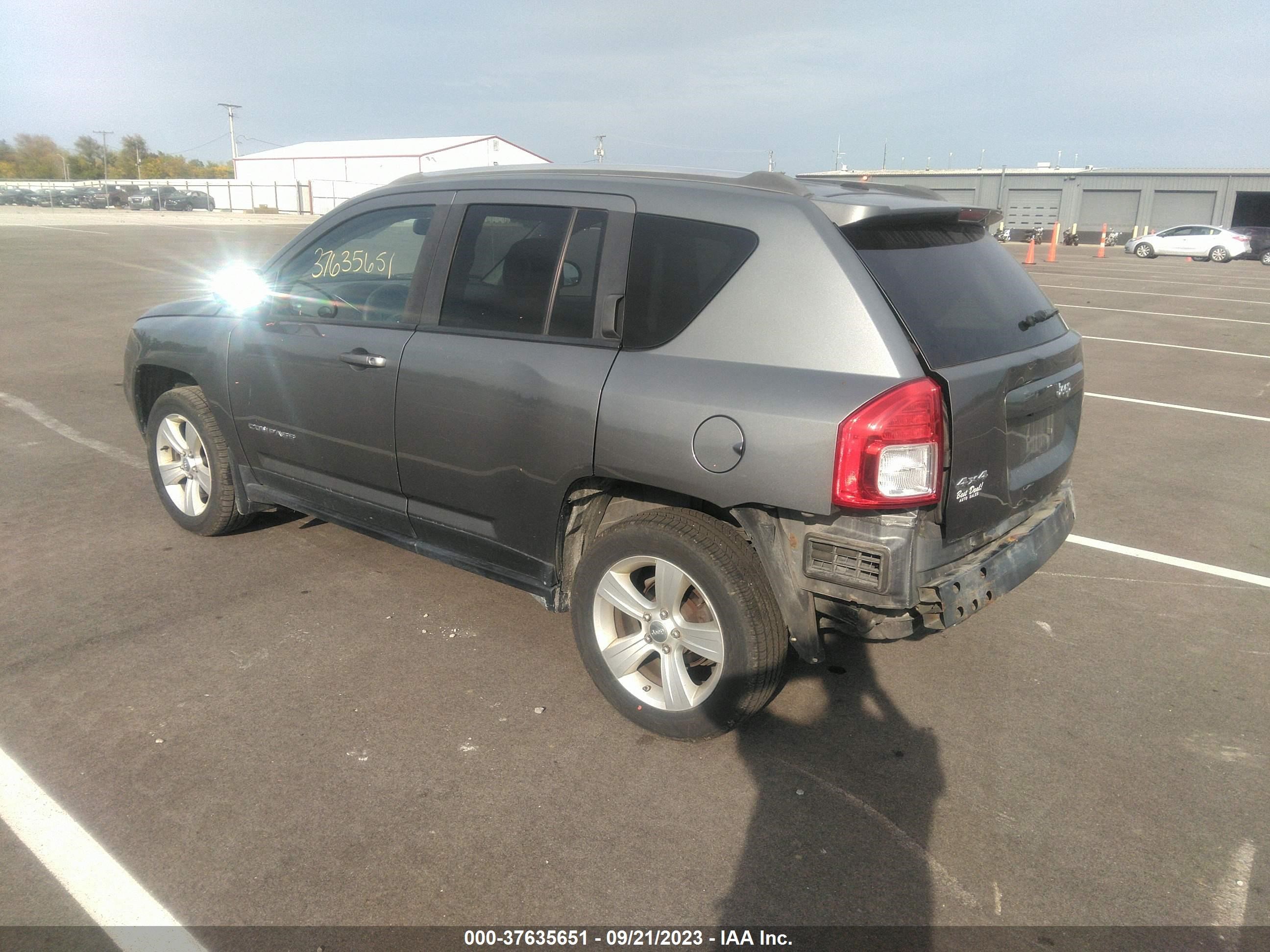 Photo 2 VIN: 1C4NJDEB0CD675283 - JEEP COMPASS 