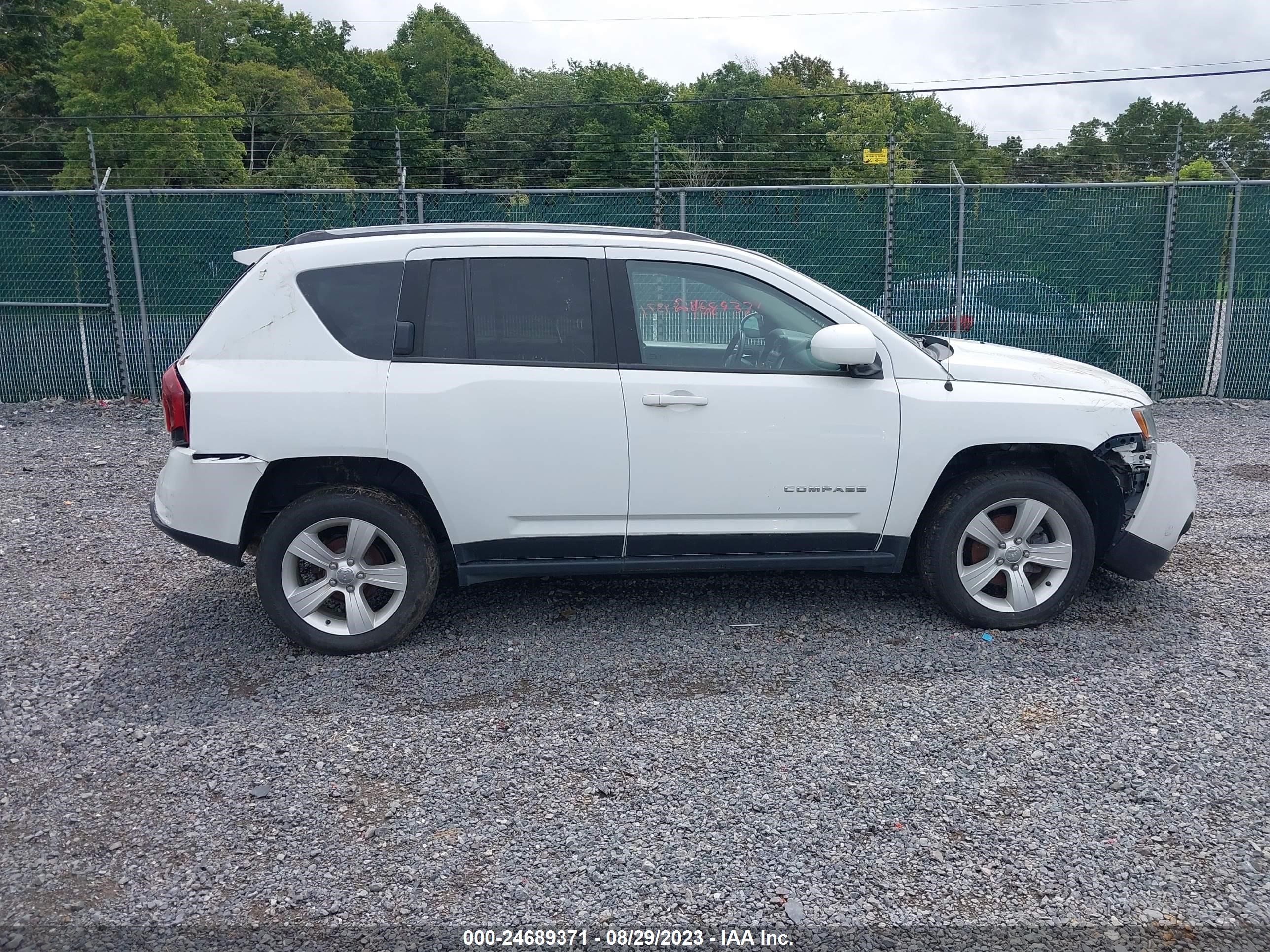 Photo 12 VIN: 1C4NJDEB0GD594189 - JEEP COMPASS 