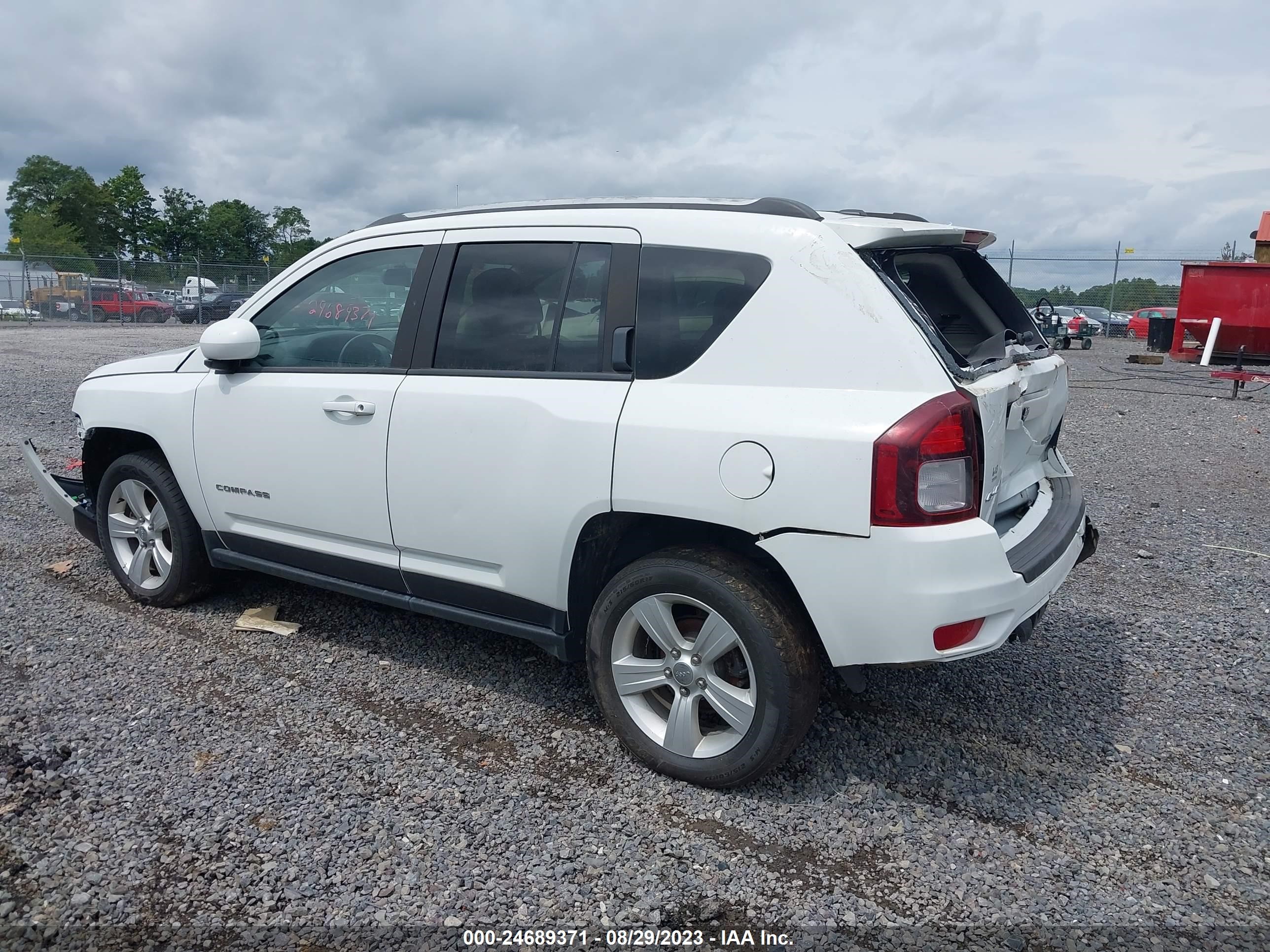 Photo 2 VIN: 1C4NJDEB0GD594189 - JEEP COMPASS 