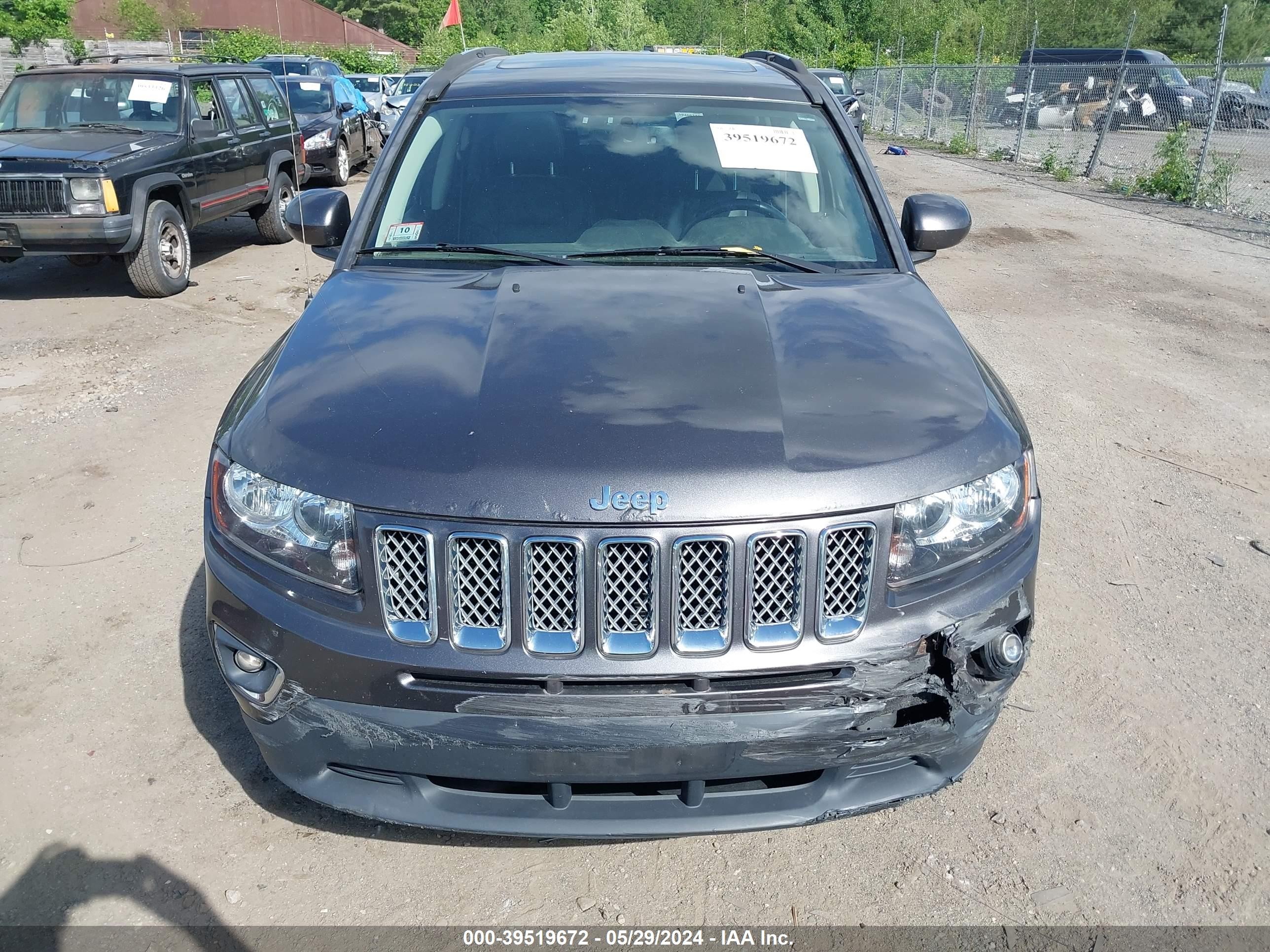 Photo 11 VIN: 1C4NJDEB1GD769016 - JEEP COMPASS 