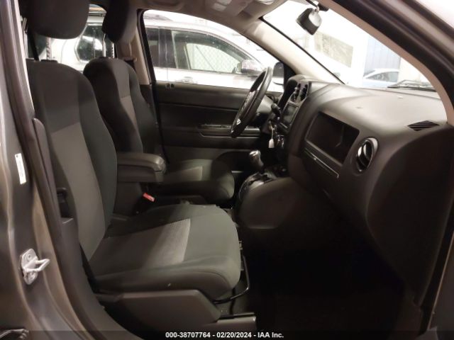 Photo 4 VIN: 1C4NJDEB4DD114764 - JEEP COMPASS 