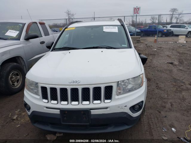 Photo 5 VIN: 1C4NJDEB4DD164354 - JEEP COMPASS 