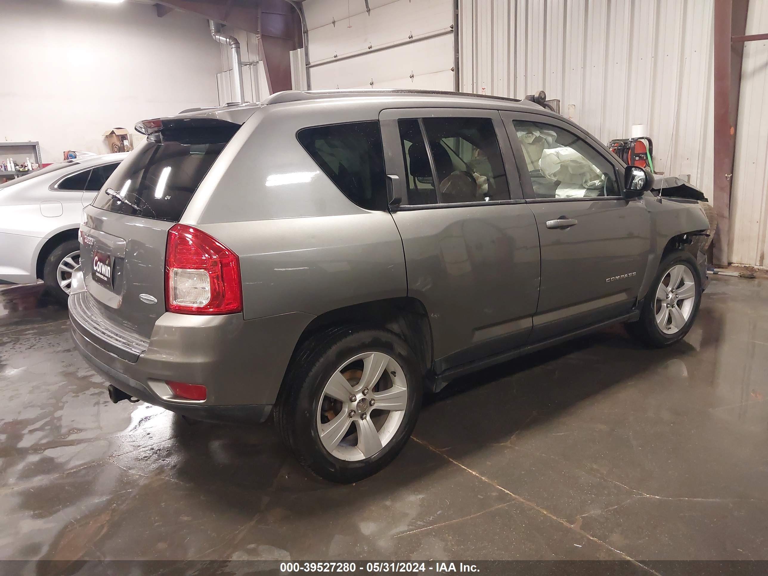 Photo 3 VIN: 1C4NJDEB4DD207557 - JEEP COMPASS 