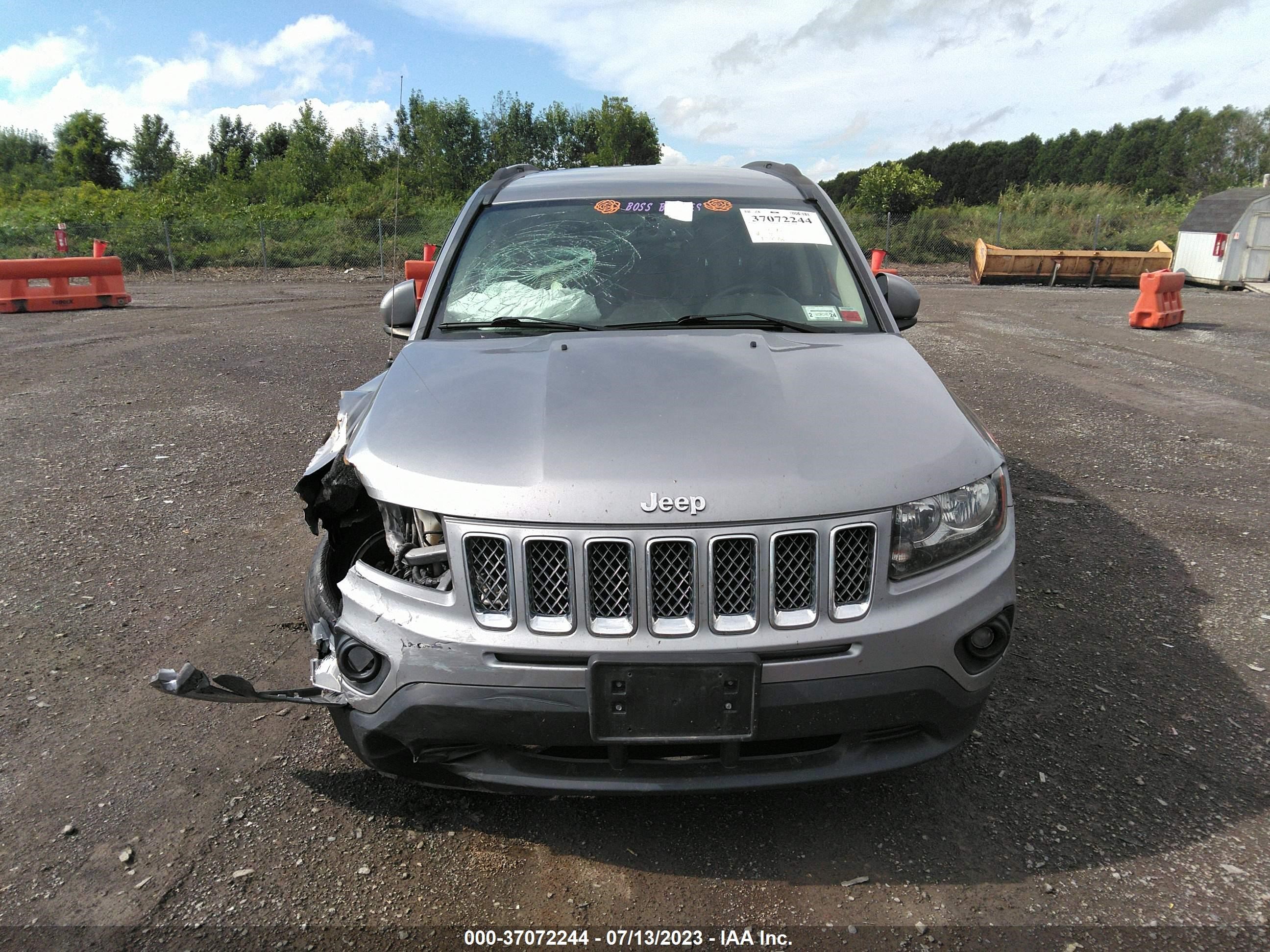 Photo 11 VIN: 1C4NJDEB4HD143557 - JEEP COMPASS 