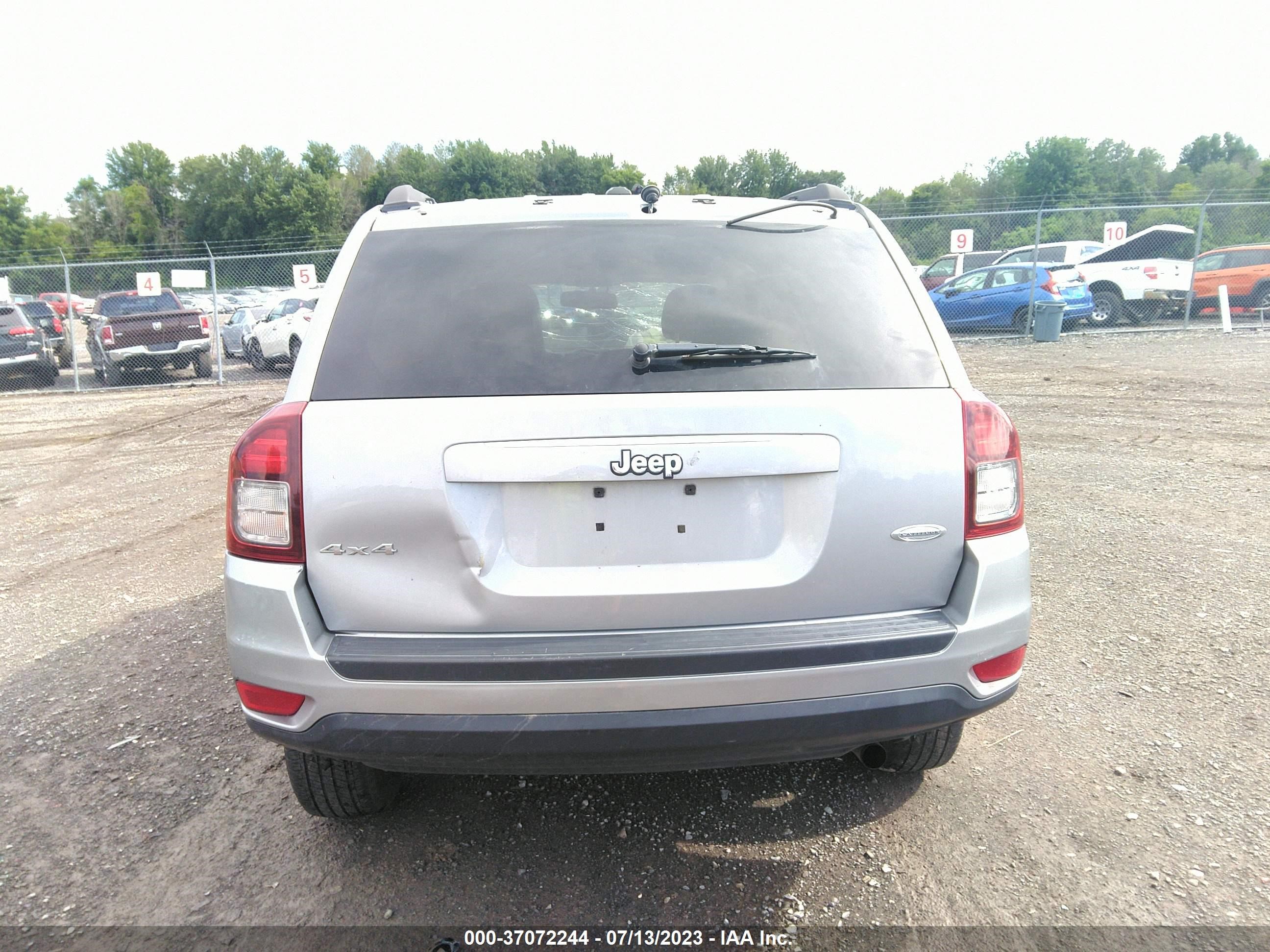 Photo 15 VIN: 1C4NJDEB4HD143557 - JEEP COMPASS 