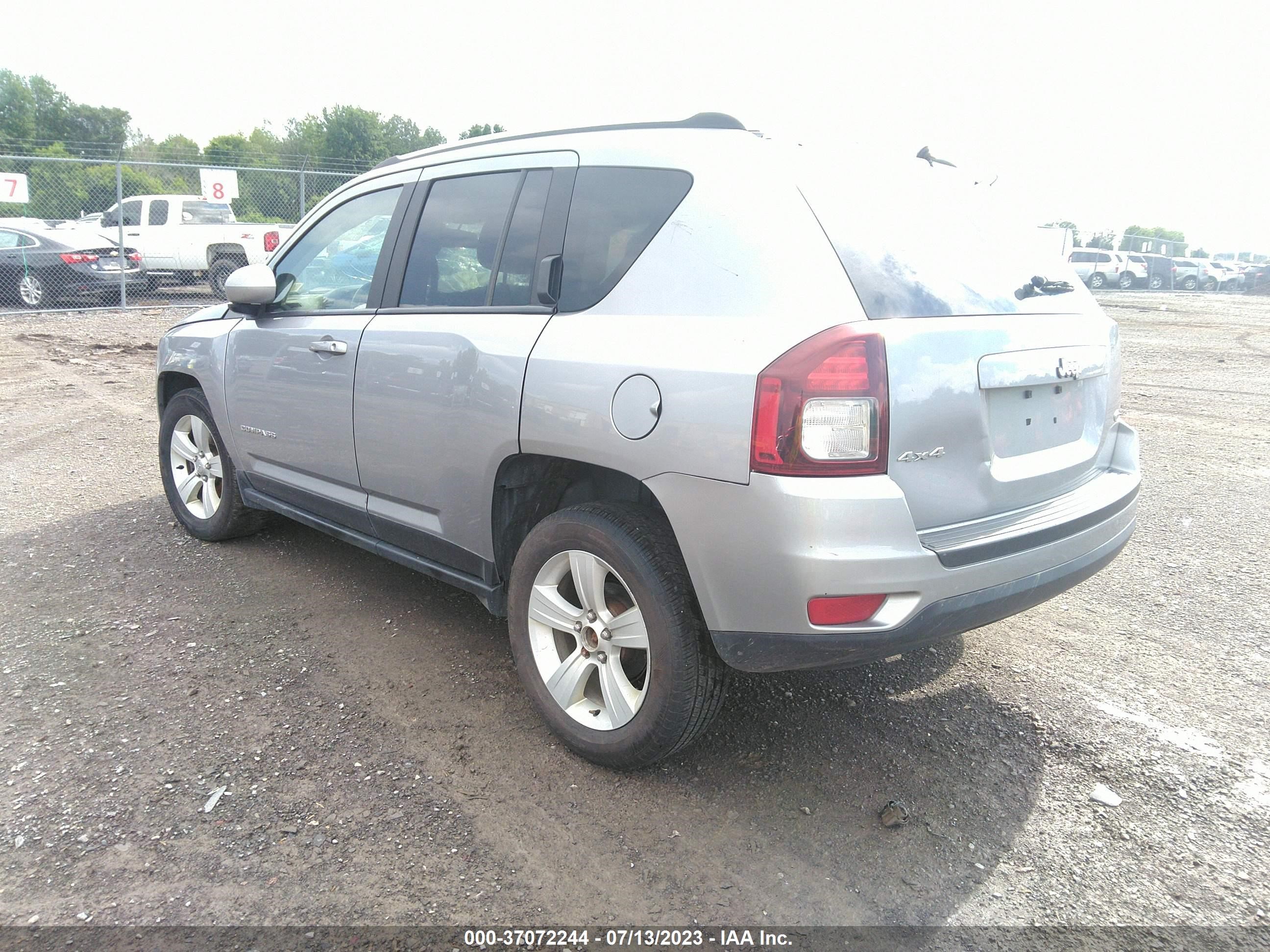 Photo 2 VIN: 1C4NJDEB4HD143557 - JEEP COMPASS 