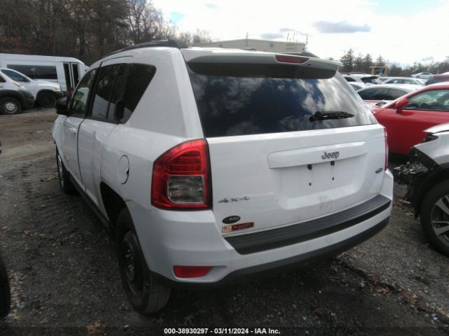 Photo 2 VIN: 1C4NJDEB5CD563563 - JEEP COMPASS 