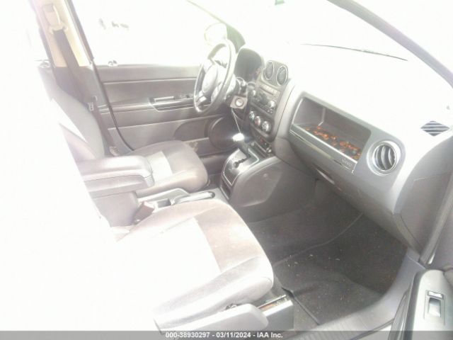 Photo 4 VIN: 1C4NJDEB5CD563563 - JEEP COMPASS 