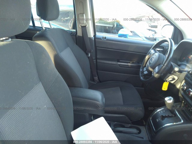 Photo 4 VIN: 1C4NJDEB5CD630808 - JEEP COMPASS 