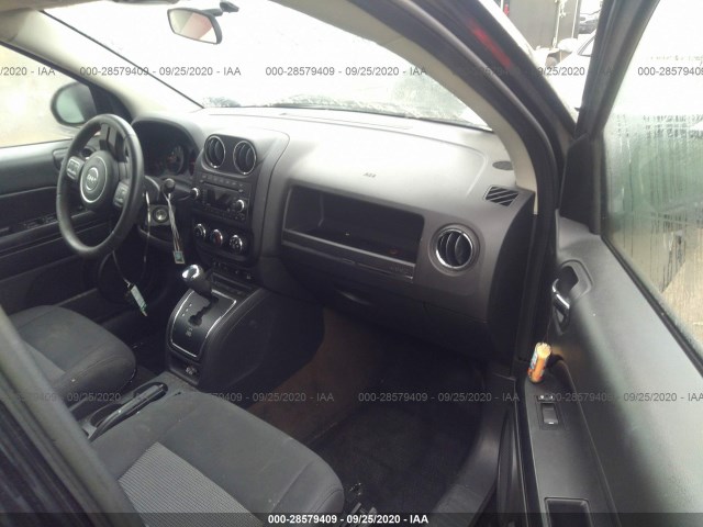 Photo 4 VIN: 1C4NJDEB5DD261689 - JEEP COMPASS 