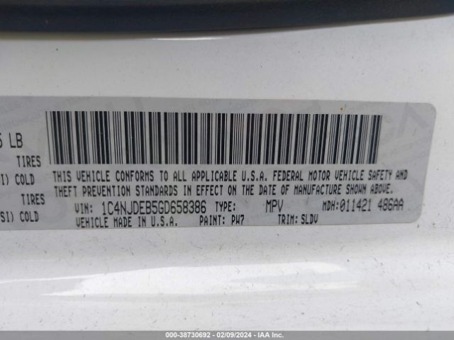 Photo 8 VIN: 1C4NJDEB5GD658386 - JEEP COMPASS 