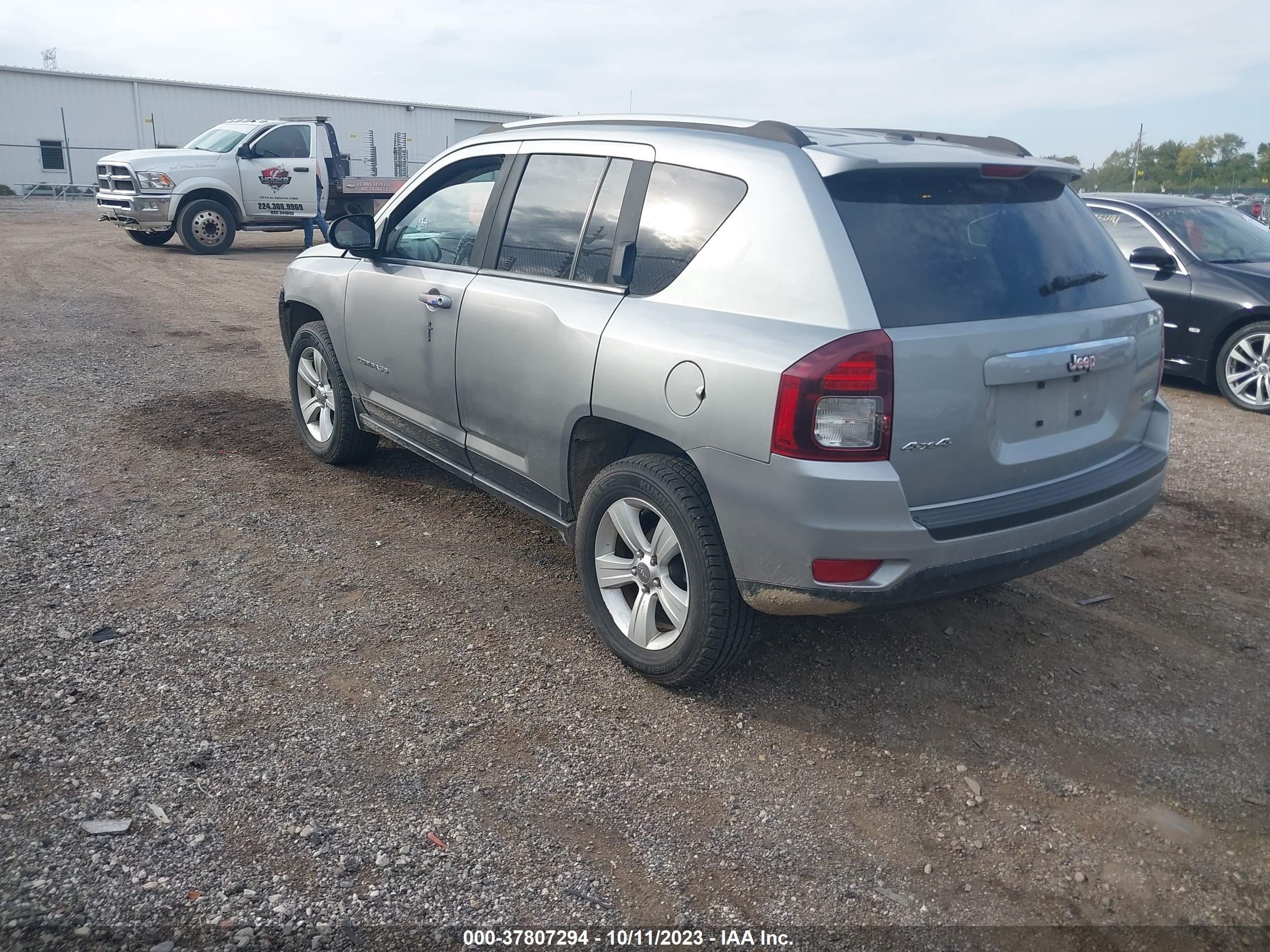 Photo 2 VIN: 1C4NJDEB6FD370942 - JEEP COMPASS 