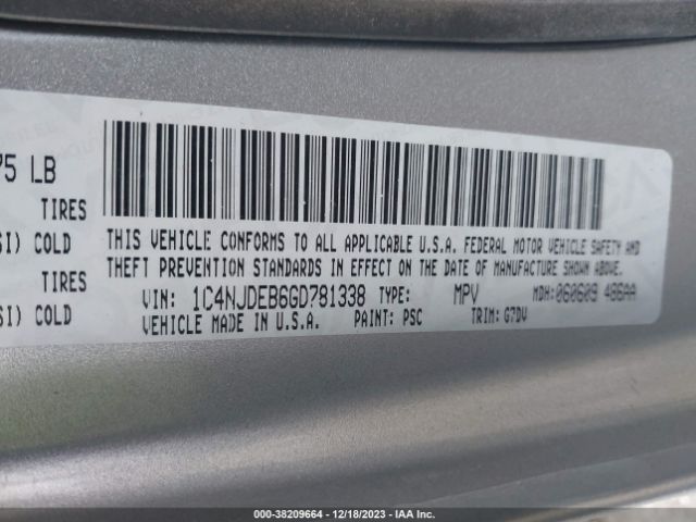 Photo 8 VIN: 1C4NJDEB6GD781338 - JEEP COMPASS 