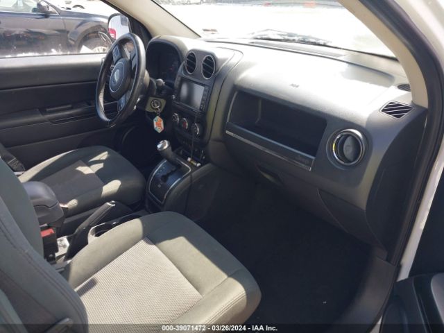 Photo 4 VIN: 1C4NJDEB7DD164381 - JEEP COMPASS 