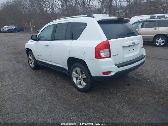 Photo 2 VIN: 1C4NJDEB8CD665553 - JEEP COMPASS 