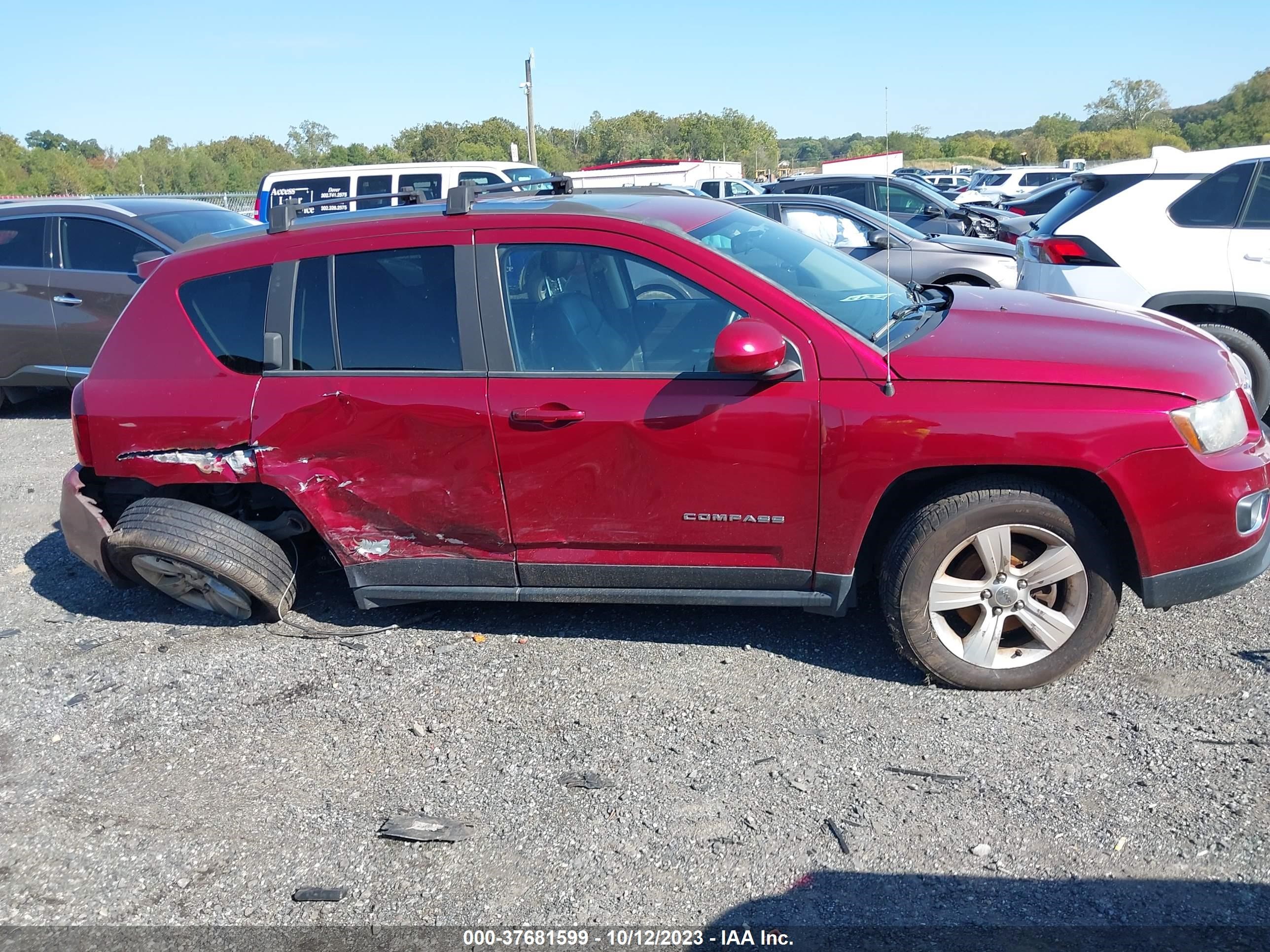 Photo 12 VIN: 1C4NJDEB8FD340695 - JEEP COMPASS 