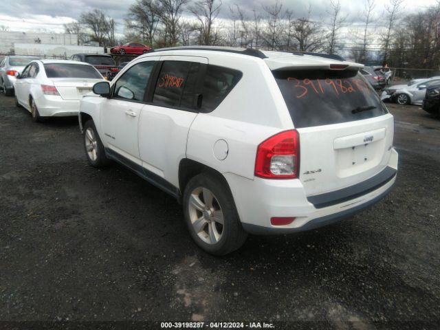 Photo 2 VIN: 1C4NJDEB9CD564411 - JEEP COMPASS 