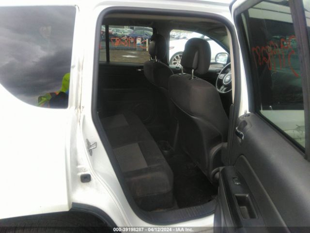 Photo 7 VIN: 1C4NJDEB9CD564411 - JEEP COMPASS 