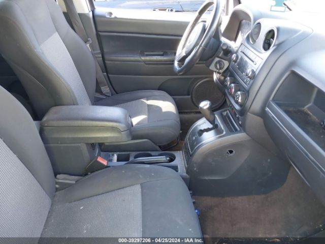 Photo 4 VIN: 1C4NJDEB9DD217579 - JEEP COMPASS 