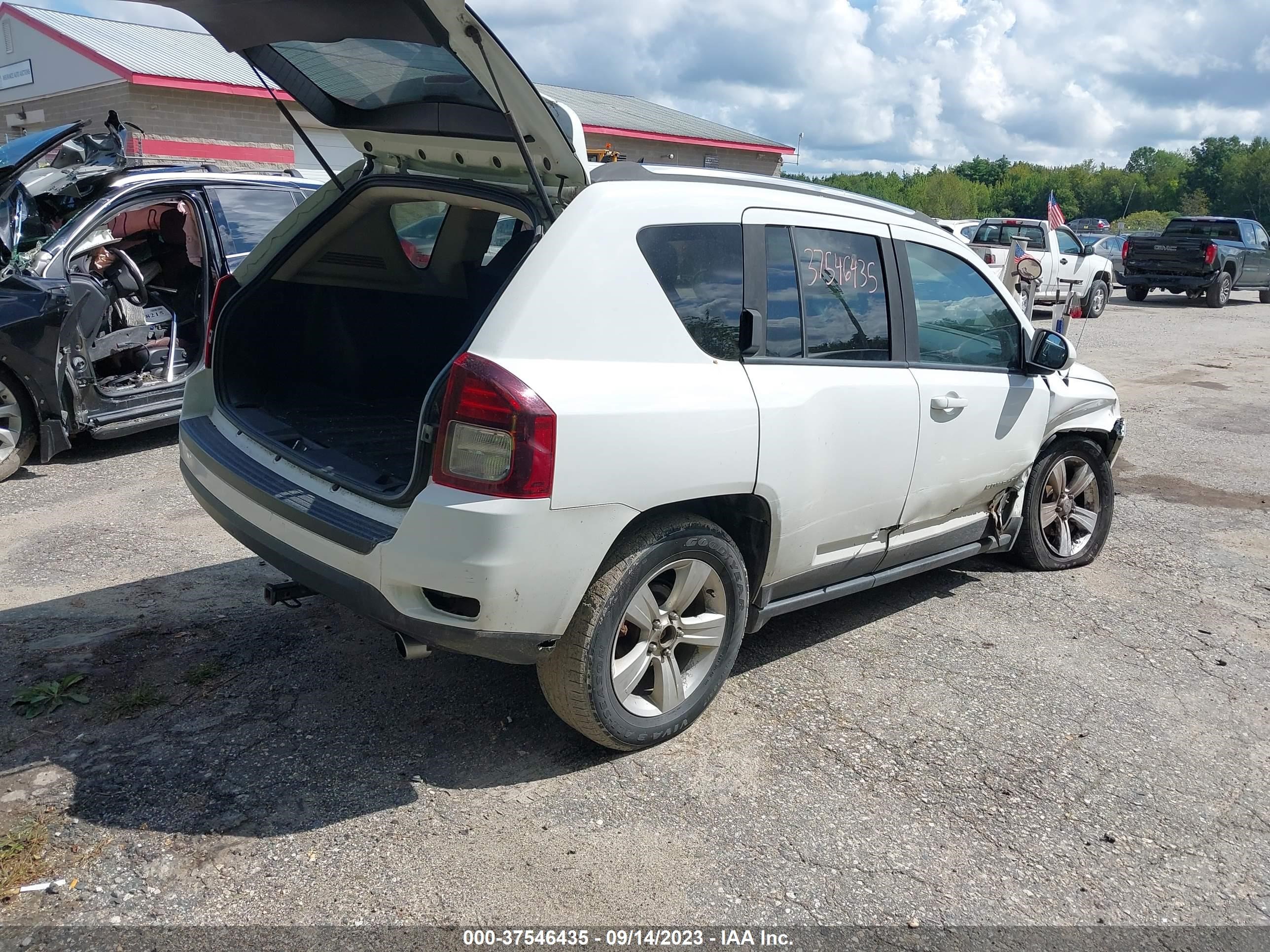 Photo 3 VIN: 1C4NJDEB9ED846082 - JEEP COMPASS 